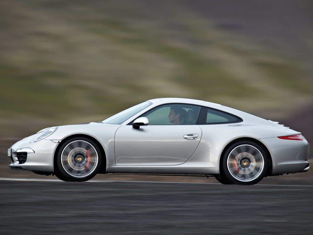 ポルシェ 911カレラ 2011年モデル GTSの価格・性能・装備
