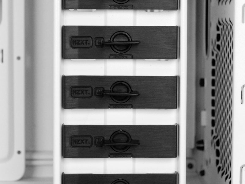 Source 210 Elite [�z���C�g]