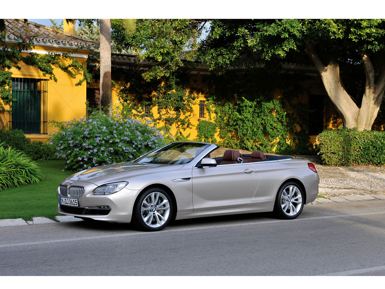 BMW 6シリーズ カブリオレ 2011年モデル 650i Cabriolet (左ハンドル)の価格・性能・装備・オプション（2014年5月8日発売）  価格.com