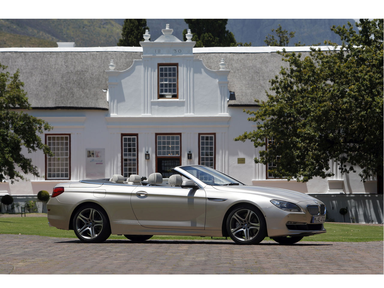 BMW 6シリーズ カブリオレ 2011年モデル 650i Cabriolet M Sport  Editionの価格・性能・装備・オプション（2013年9月10日発売） 価格.com