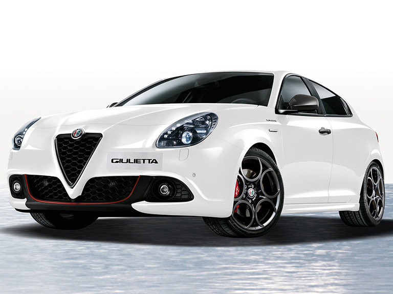 アルファロメオ ジュリエッタ 2012年モデル Quadrifoglio Verde (左