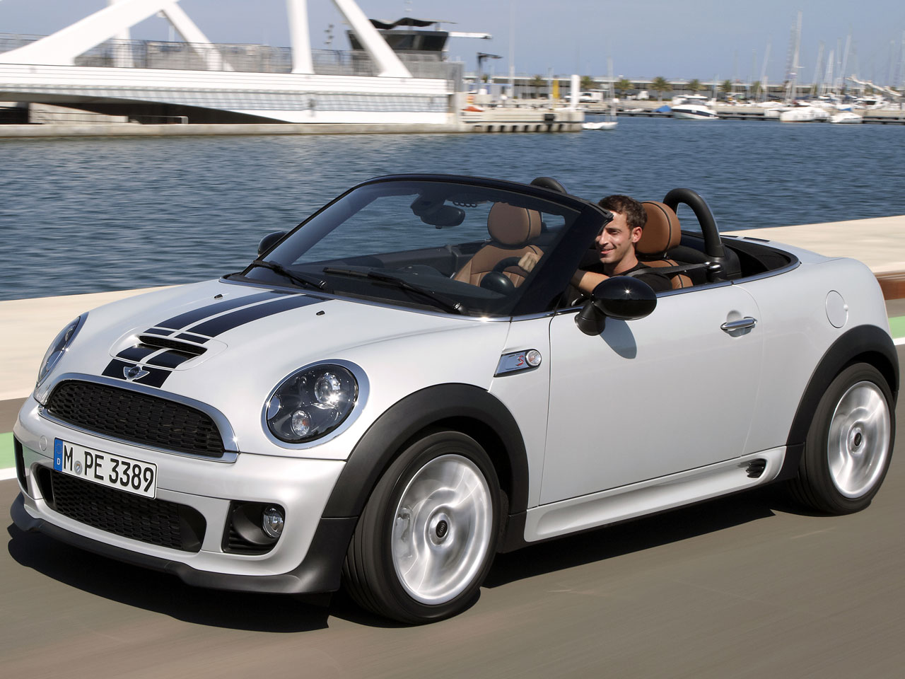 ミニ MINI ROADSTER (ロードスター)の価格・新型情報・グレード諸元