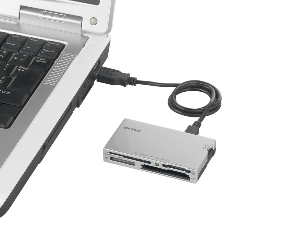 BSCR08U2SV [USB 58in1 �V���o�[]