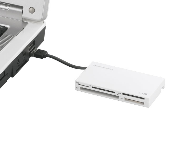 BSCR11U2WH [USB 57in1 �z���C�g]