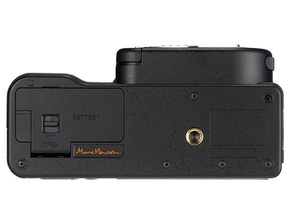 PENTAX K-01 �{�f�B [�u���b�N×�u���b�N]