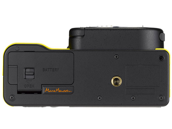 PENTAX K-01 �{�f�B [�u���b�N×�C�G���[]