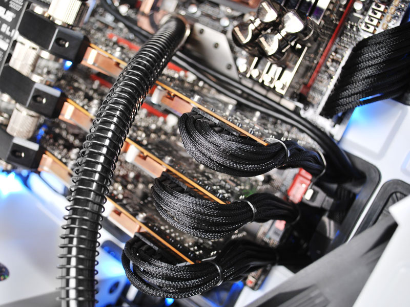 SWITCH 810 [�z���C�g]