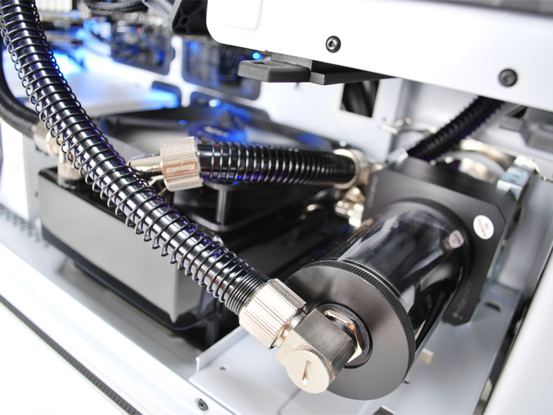 SWITCH 810 [�z���C�g]