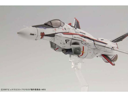1/100 �}�N���XF VF-25F ���T�C�A�o���L���[ �t�@�C�^�[���[�h �A���g�@