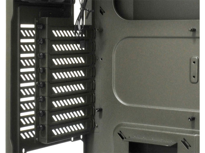 Vengeance C70 CC-9011018-WW [Military Green]