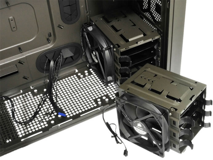 Vengeance C70 CC-9011018-WW [Military Green]