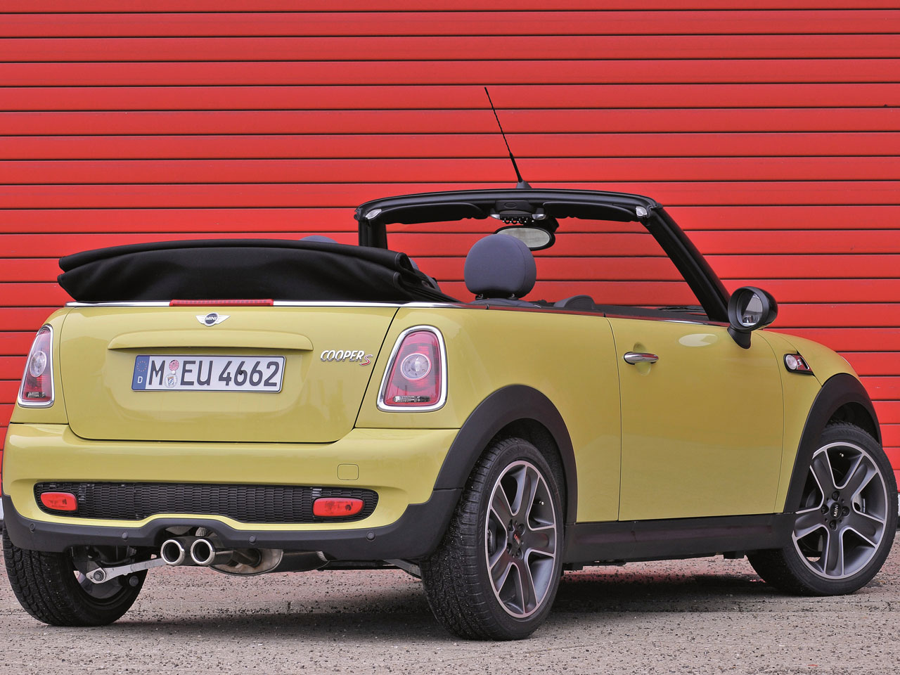 ミニ MINI CONVERTIBLE (コンバーチブル) 2009年モデル S Convertible  (MT)の価格・性能・装備・オプション（2010年10月7日発売） 価格.com