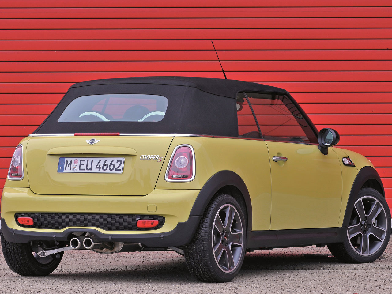 ミニ MINI CONVERTIBLE (コンバーチブル) 2009年モデル S Convertible  (MT)の価格・性能・装備・オプション（2010年10月7日発売） 価格.com