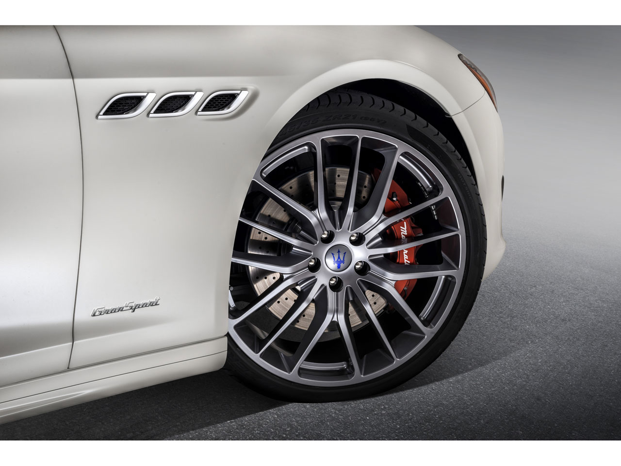 Maserati マセラティ クアトロポルテ(2013-2016年) 専用 サイドエアベントフェンダー三色カバー ガーニッシュ ★6点セット