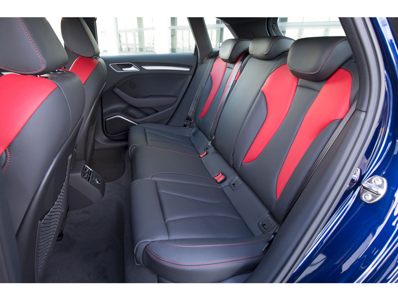 アウディ S3 スポーツバック 2013年モデル Audi × SAMURAI BLUE 11 