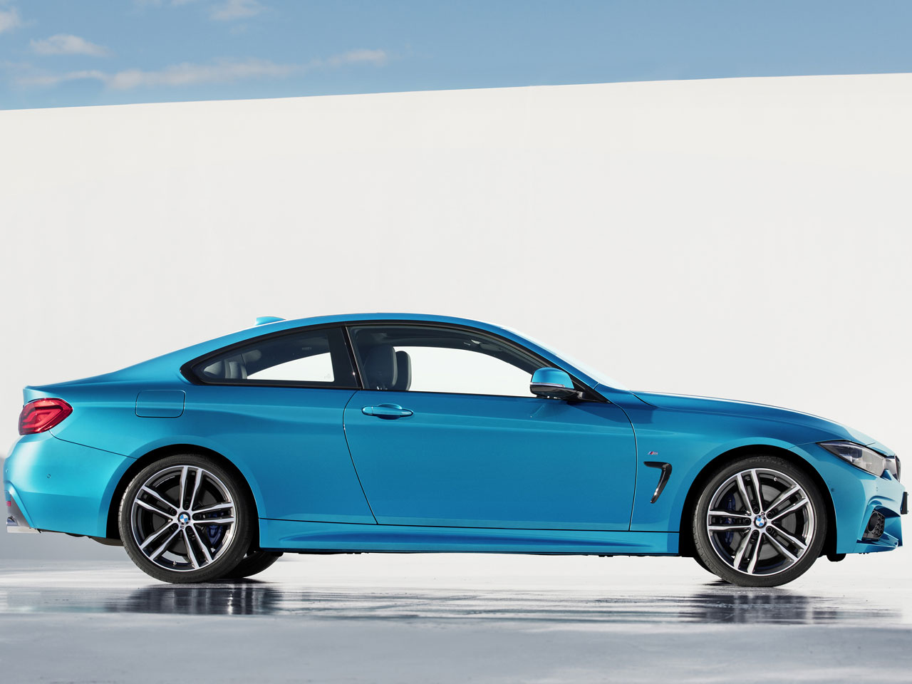 BMW 4シリーズ クーペ 2013年モデルの価格・グレード一覧 価格.com