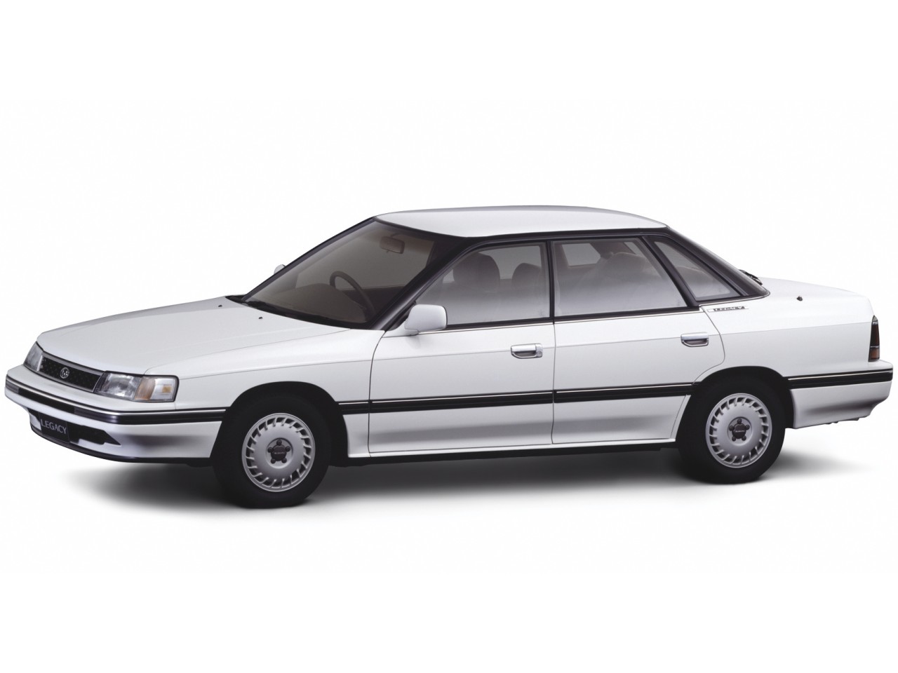 スバル レガシィ セダン 1989年モデル 新車画像