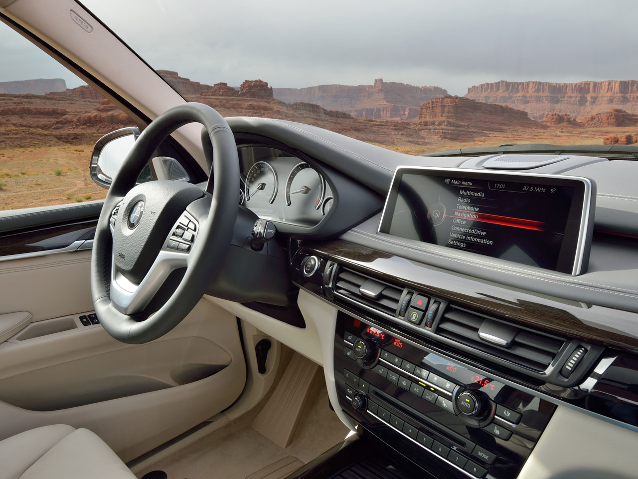 ルノーとBMW。 もぷです。 BMW X5 2013年モデル xDrive35d M Sportの価格・性能・装備