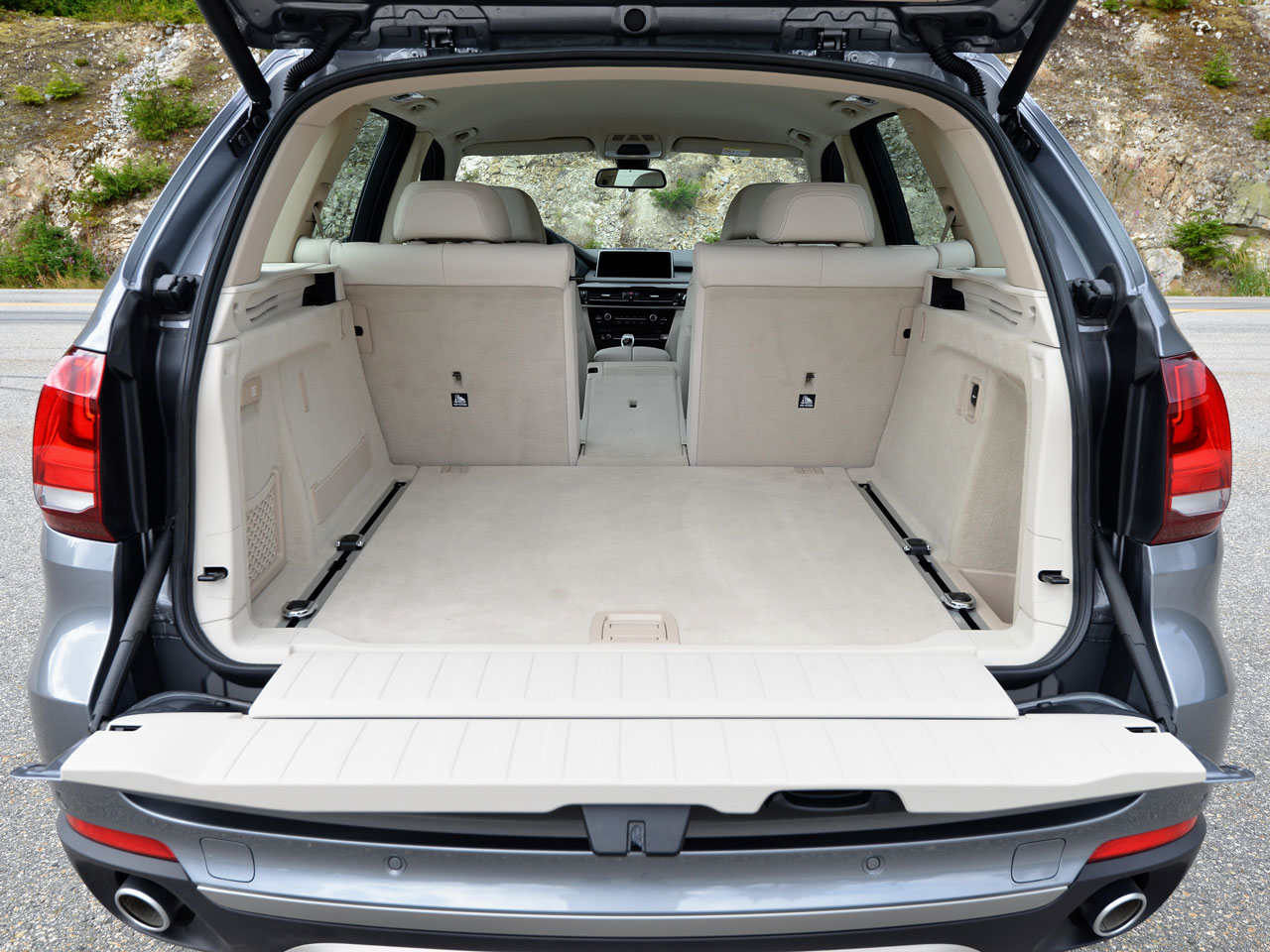 BMW X5 2013年モデル xDrive35d xLineの価格・性能・装備・オプション