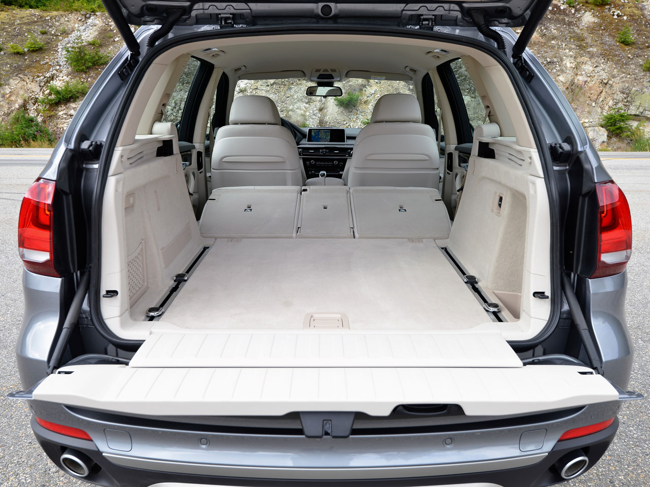 BMW X5 2013年モデル LIMITED BLACKの価格・性能・装備・オプション（2018年7月30日発売） 価格.com