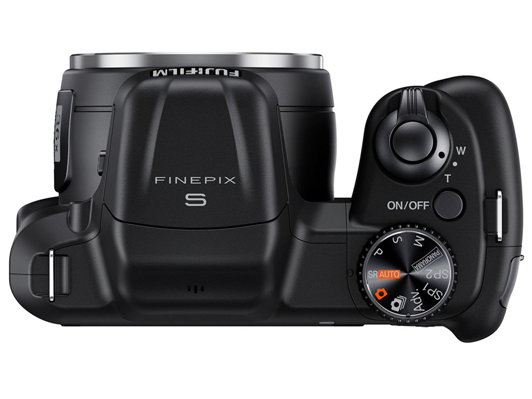 FinePix S8600 [�u���b�N]