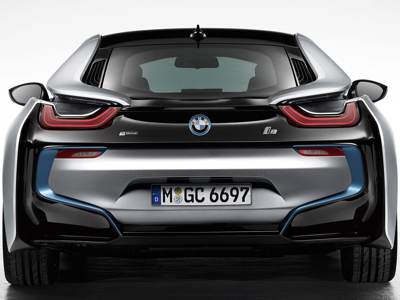 BMW i8 2014年モデル ベースグレードの価格・性能・装備・オプション（2020年4月1日発売）