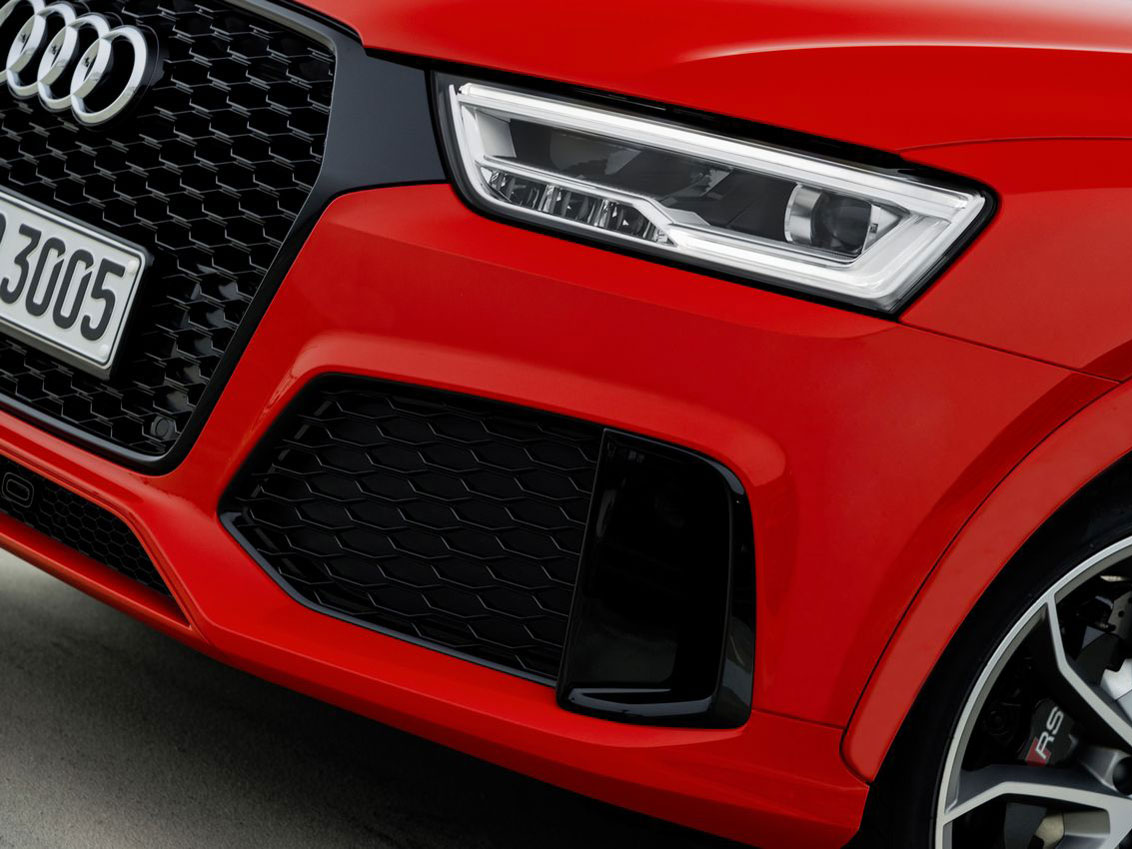 アウディ RS Q3 2014年モデル performanceの価格・性能・装備・オプション（2016年8月31日発売） 価格.com