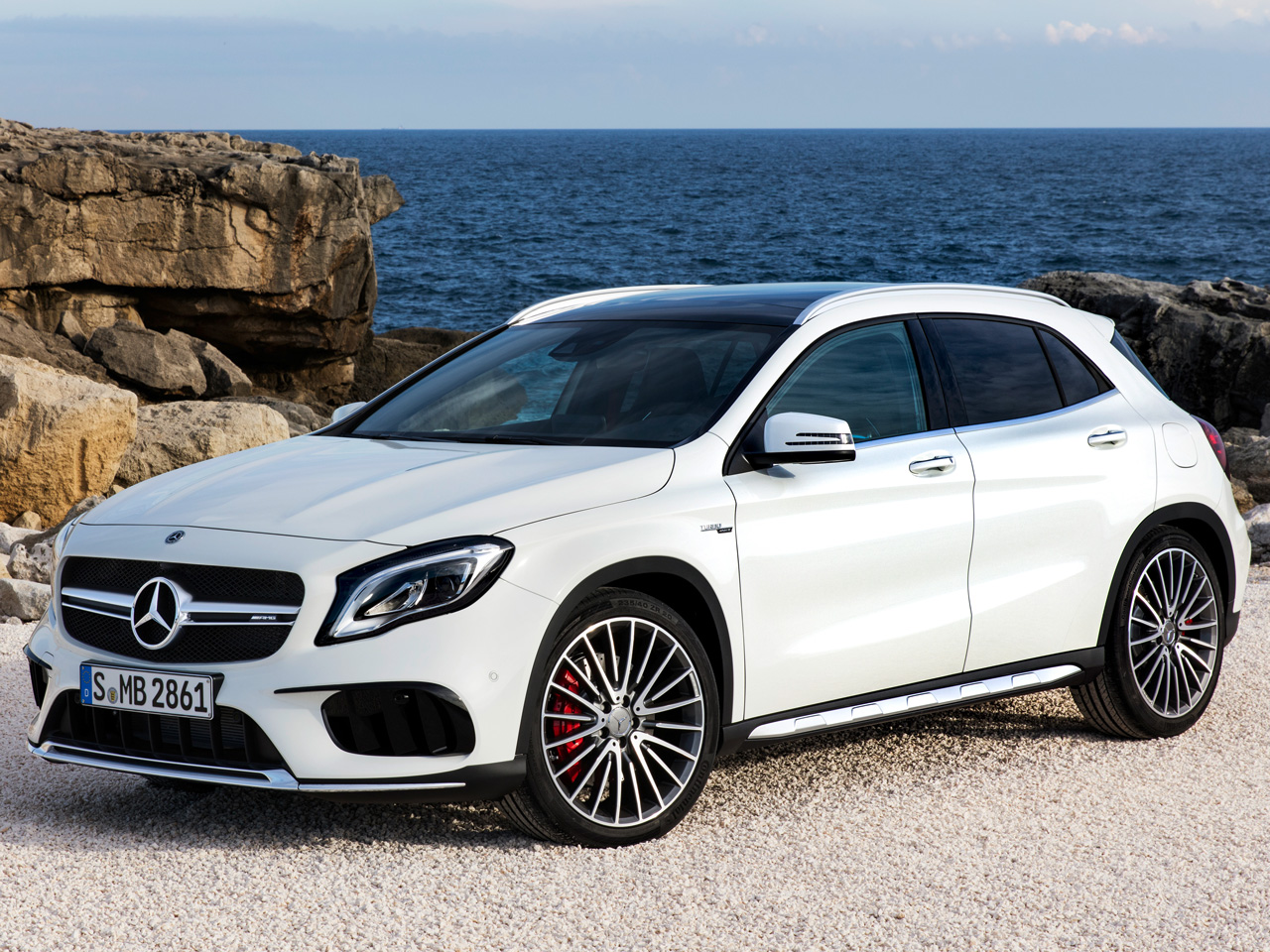 メルセデスAMG GLA AMG 2014年モデルの価格・グレード一覧 価格.com