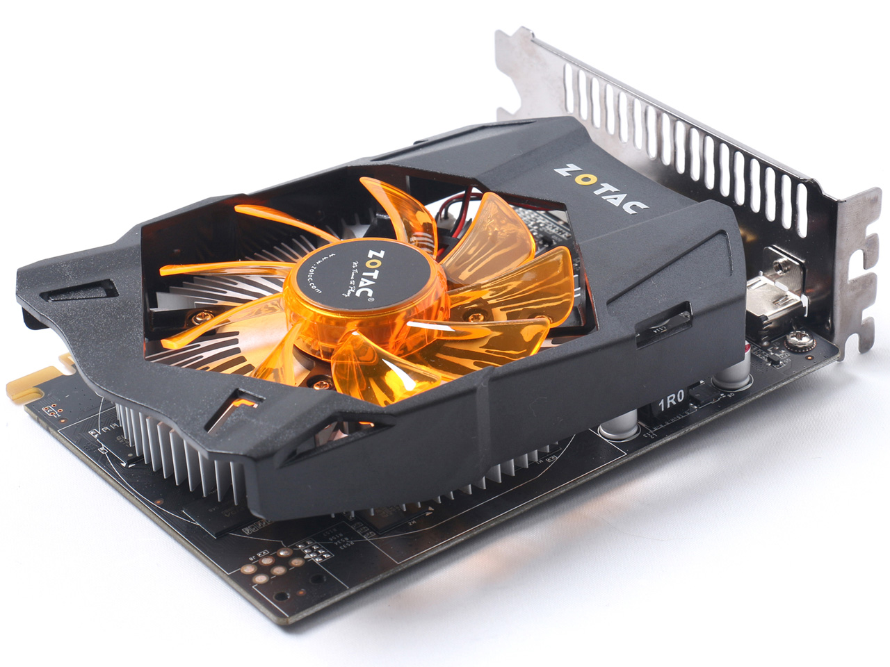 ZOTAC GeForce GT 740 ZT-71001-10L [PCIExp 2GB]