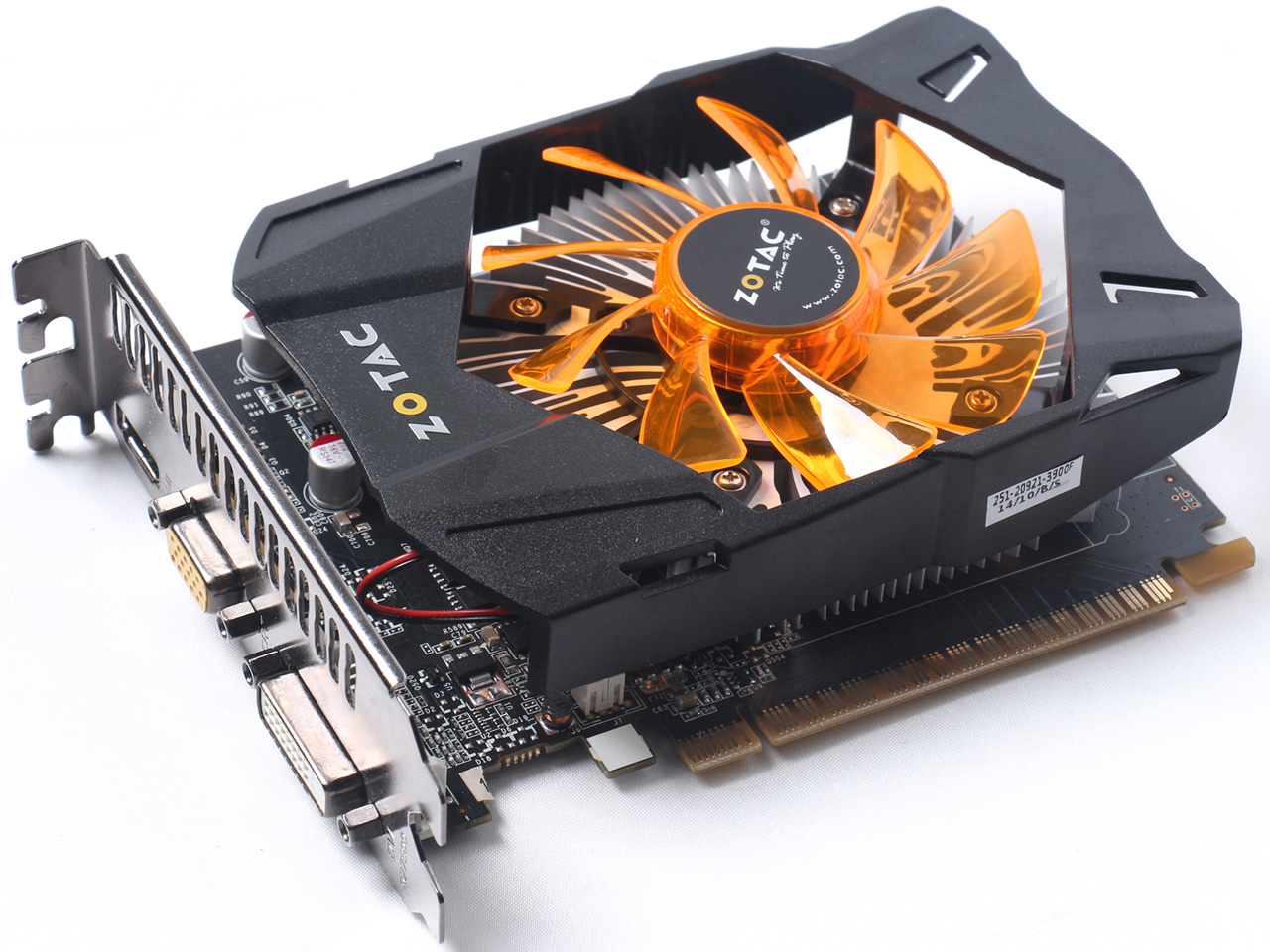 ZOTAC GeForce GT 740 ZT-71002-10L [PCIExp 1GB]
