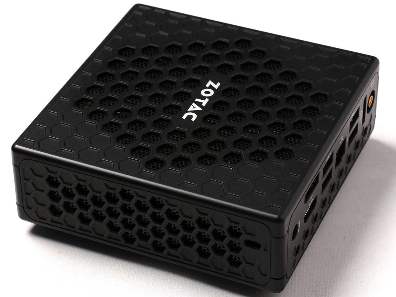 ZOTAC ZBOX CI320 nano Win8.1 with bing ZBOX-CI320NANO-J-W2