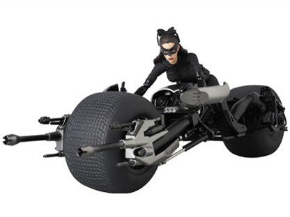 MAFEX �_�[�N�i�C�g�E���C�W���O �Z���[�i�E�J�C��