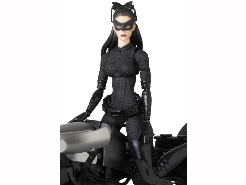 MAFEX �_�[�N�i�C�g�E���C�W���O �Z���[�i�E�J�C��