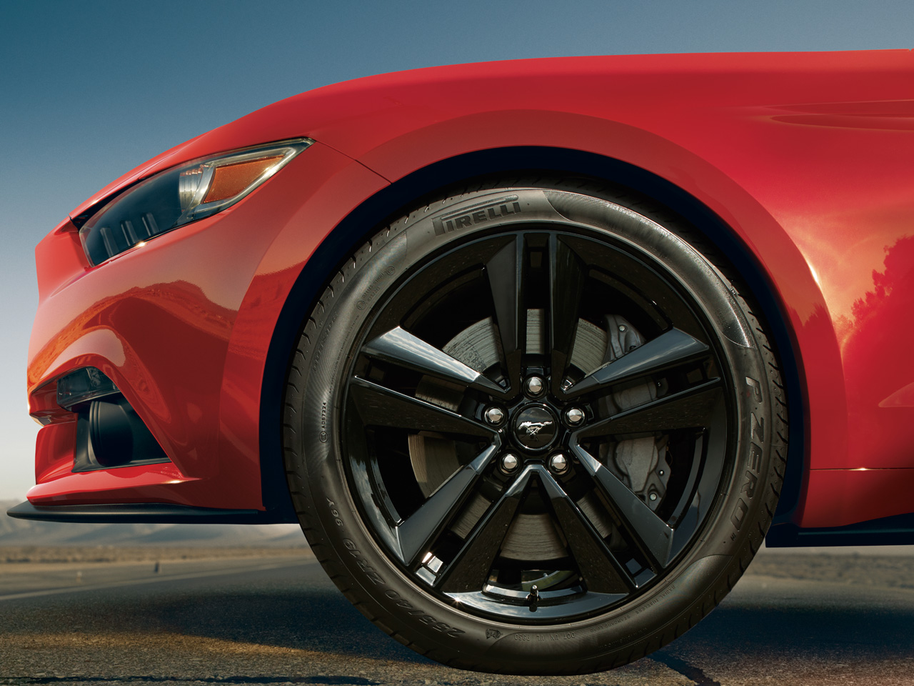 フォード マスタング 2015年モデルの価格・グレード一覧 価格.com