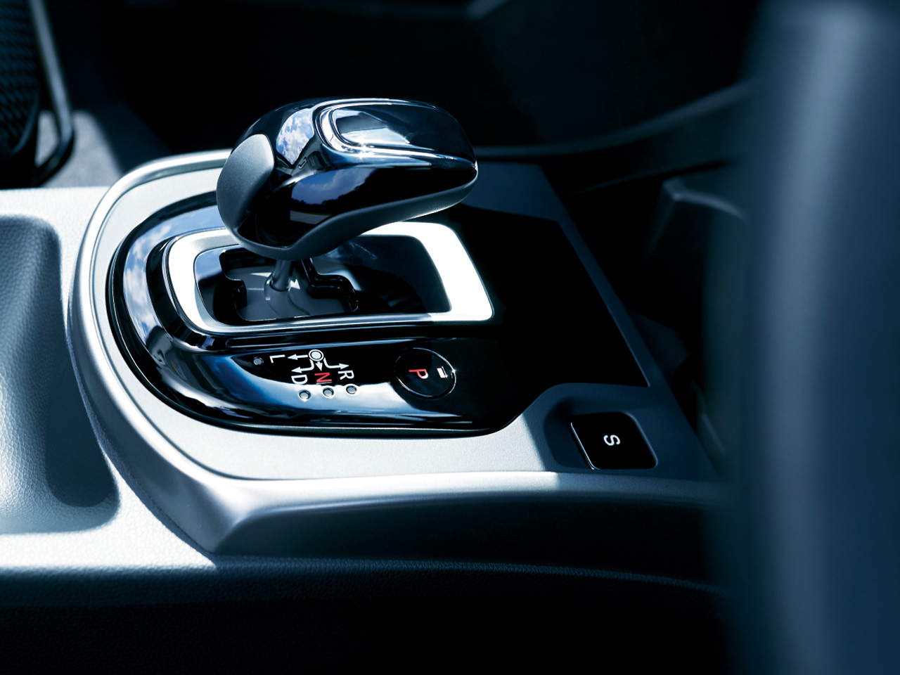 ホンダ グレイス ハイブリッド 価格 新型情報 グレード諸元 価格 Com