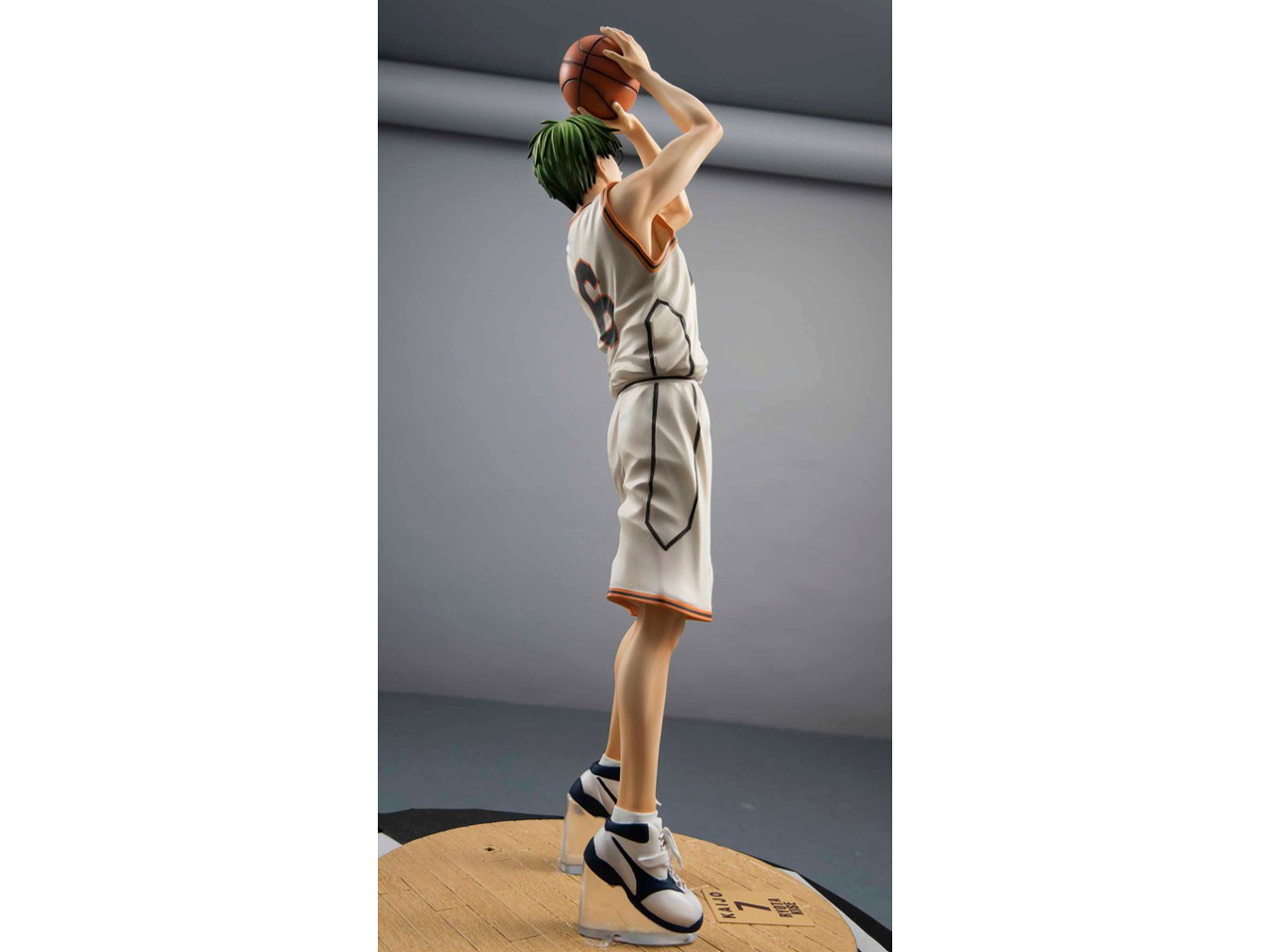 ���q�̃o�X�P �t�B�M���A�V���[�Y �ΊԐ^���Y