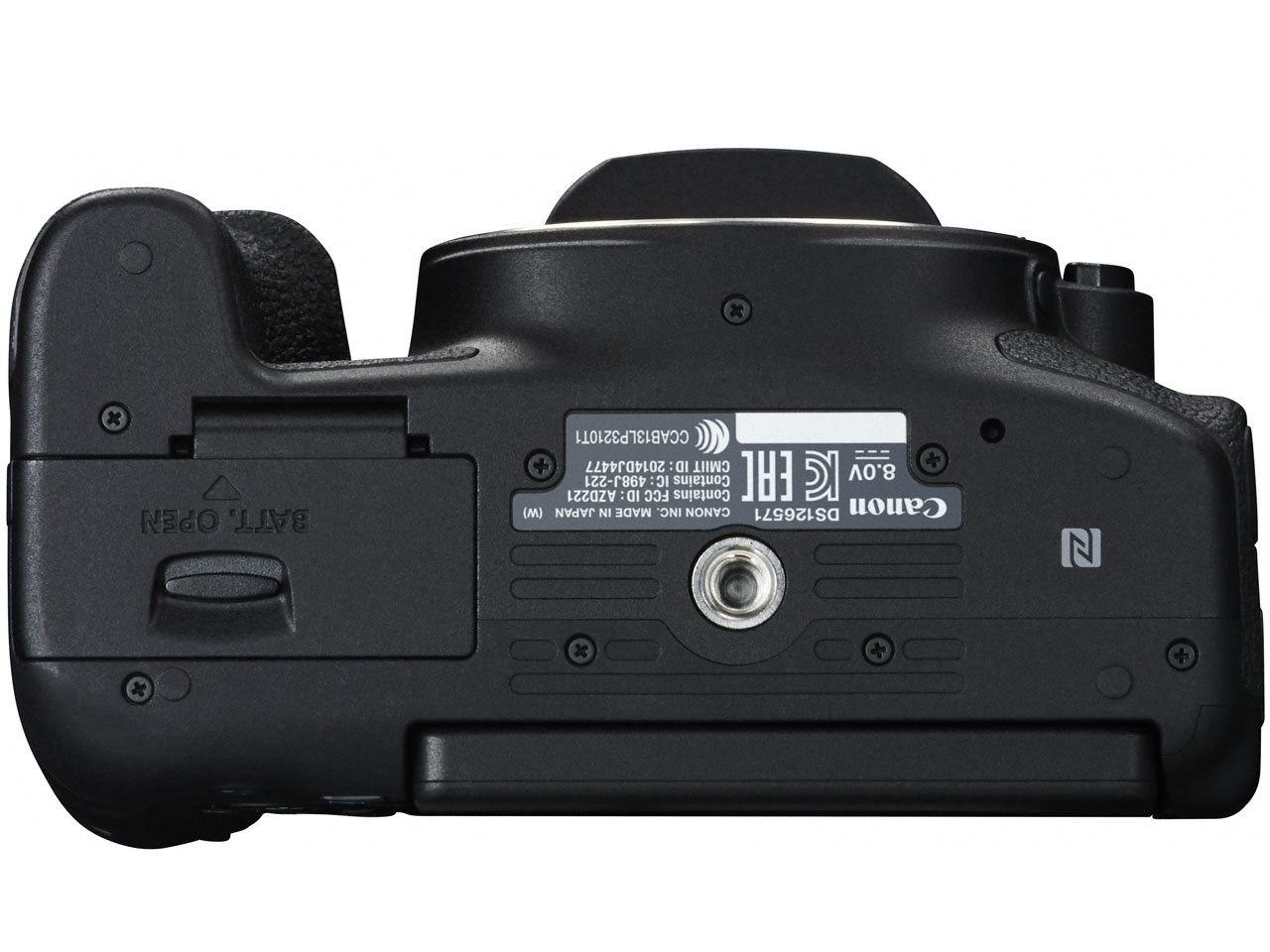 EOS Kiss X8i �{�f�B