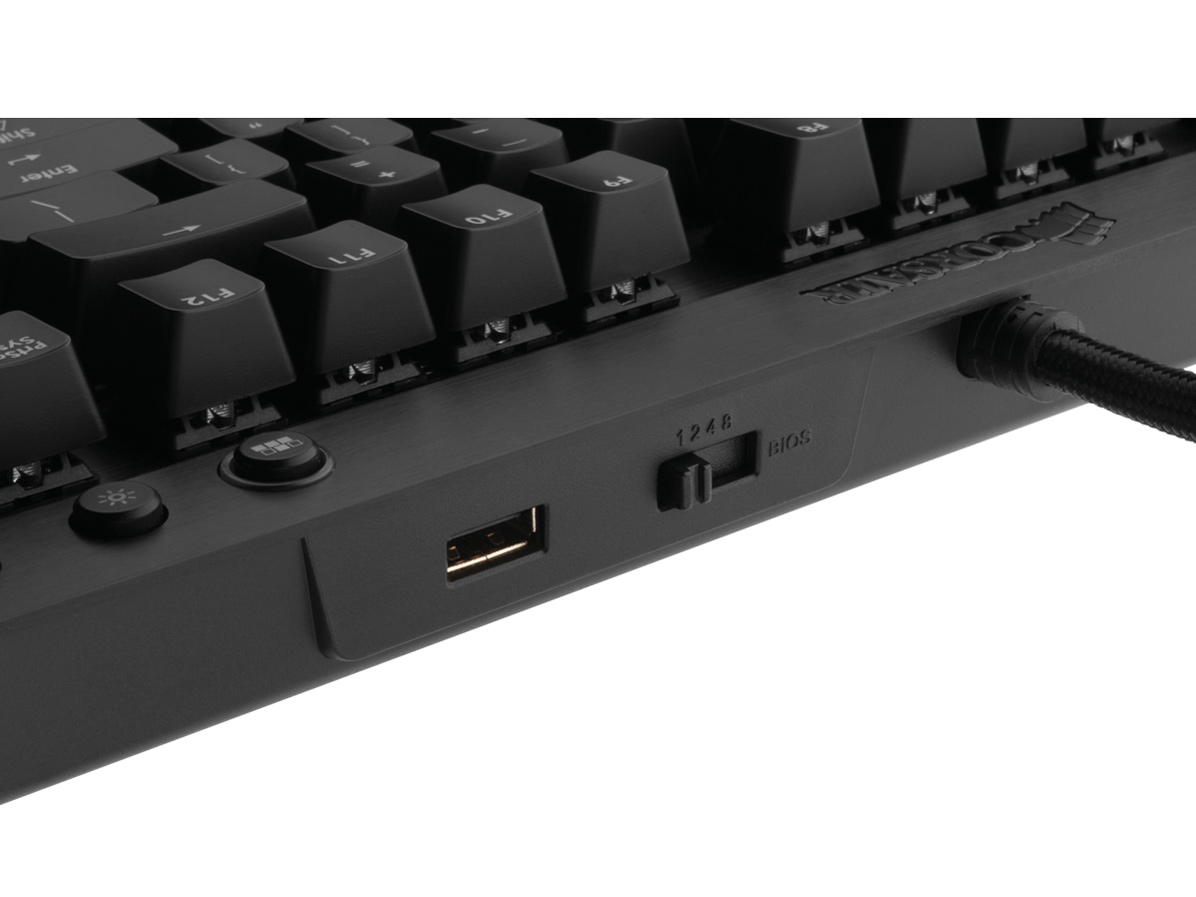 Vengeance K70 MX Red US CH-9000069-NA [�u���b�N]
