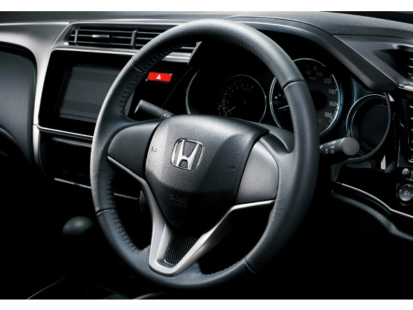 ホンダ グレイス 2014年モデル LXの価格・性能・装備・オプション（2017年7月7日発売） 価格.com