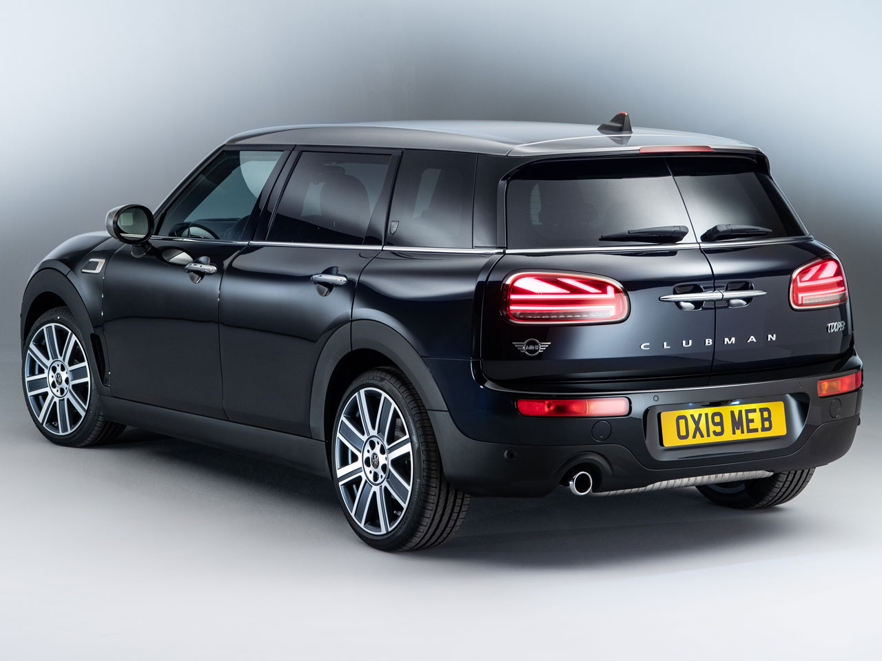 ミニ MINI CLUBMAN (クラブマン) 2015年モデル COOPER Sの価格・性能・装備・オプション（2015年11月7日発売）  価格.com