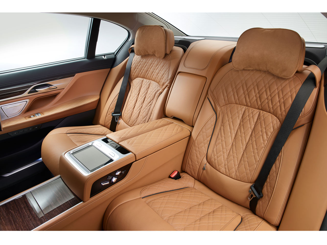 BMW 7シリーズ セダン 2015年モデル 740i Excellenceの価格・性能 