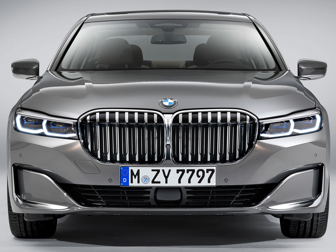 BMW 7シリーズ セダン 2015年モデル 740i Luxuryの価格・性能・装備・オプション（2022年1月1日発売） 価格.com