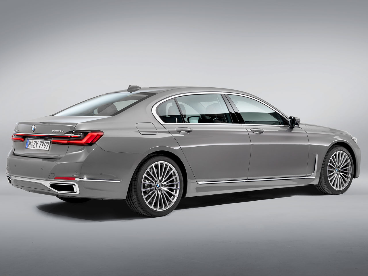 BMW 7シリーズ セダン 2015年モデル 740d xDrive Executiveの価格・性能・装備・オプション（2019年1月1日発売）  価格.com