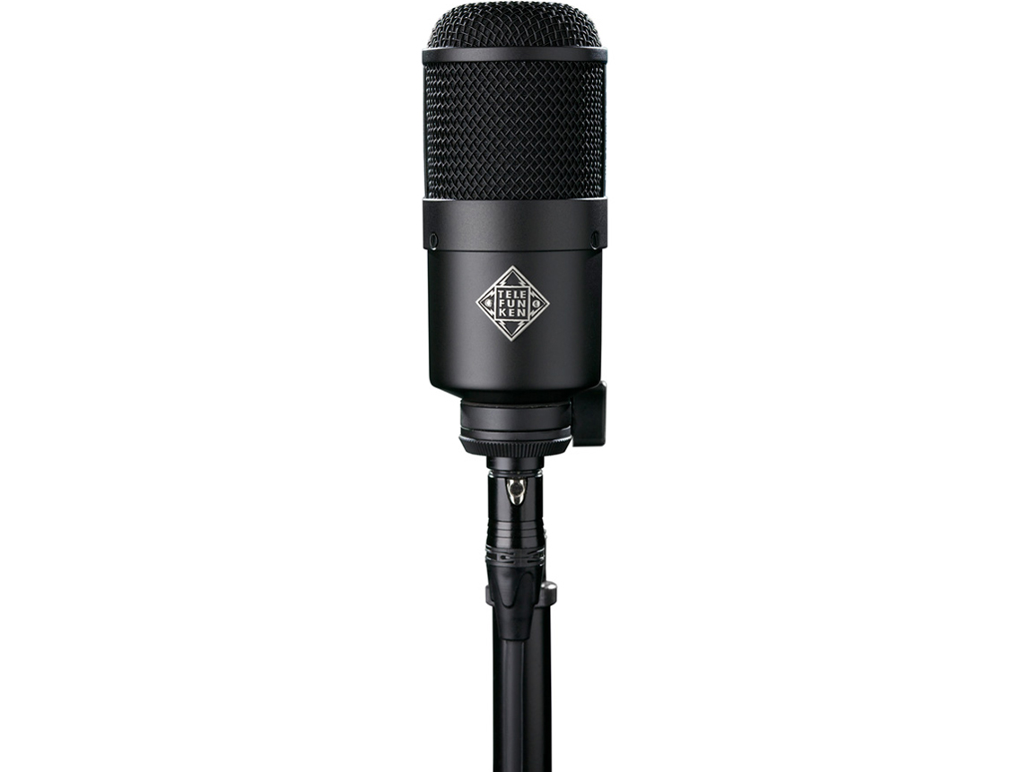 M82 [black] �̐��i�摜