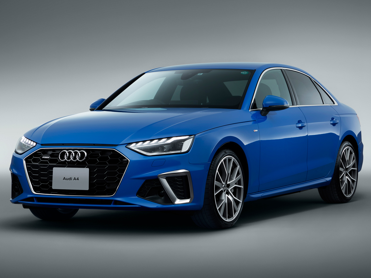 アウディ A4 2016年モデル 新車画像