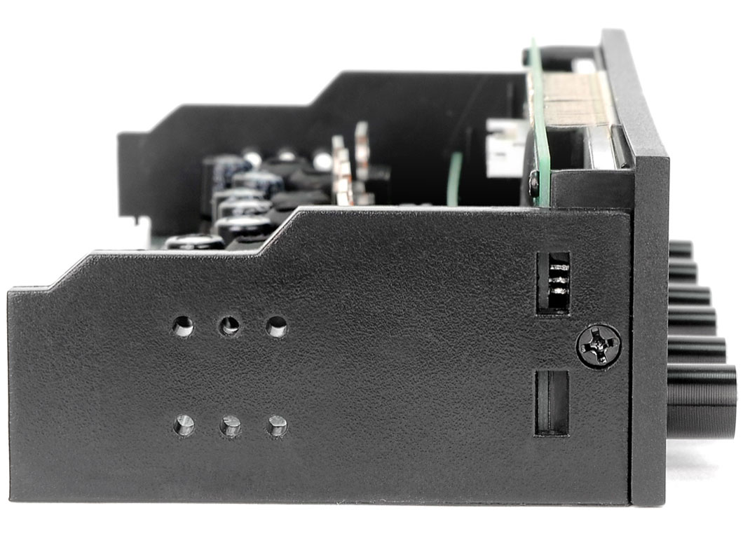 Commander F6 RGB AC-024-BN1NAN-A1 [�u���b�N]