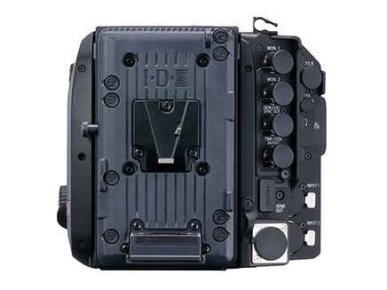 EOS C700 �{�f�B�[