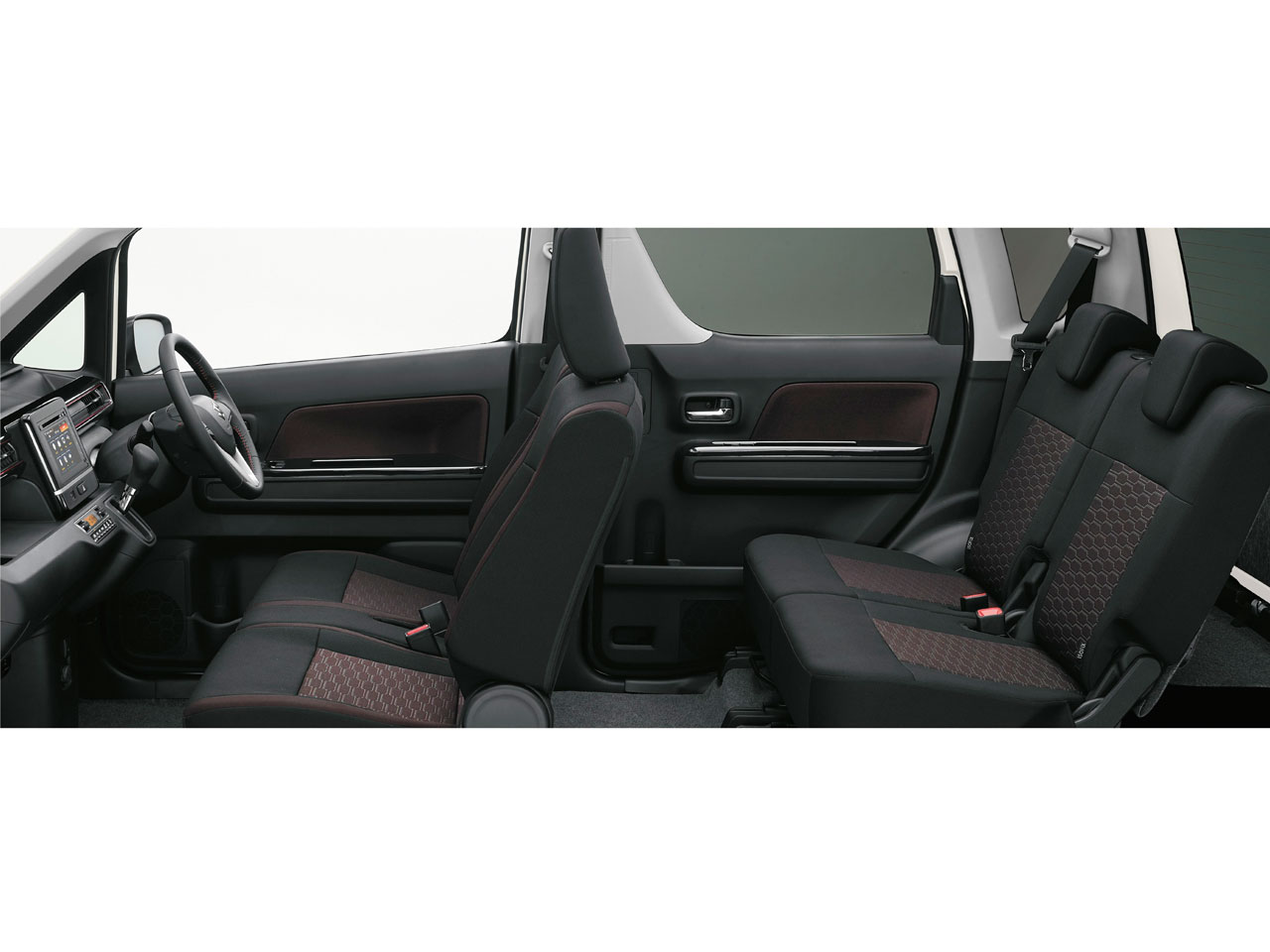 スズキ ワゴンRスティングレー 2017年モデル HYBRID Tの価格・性能