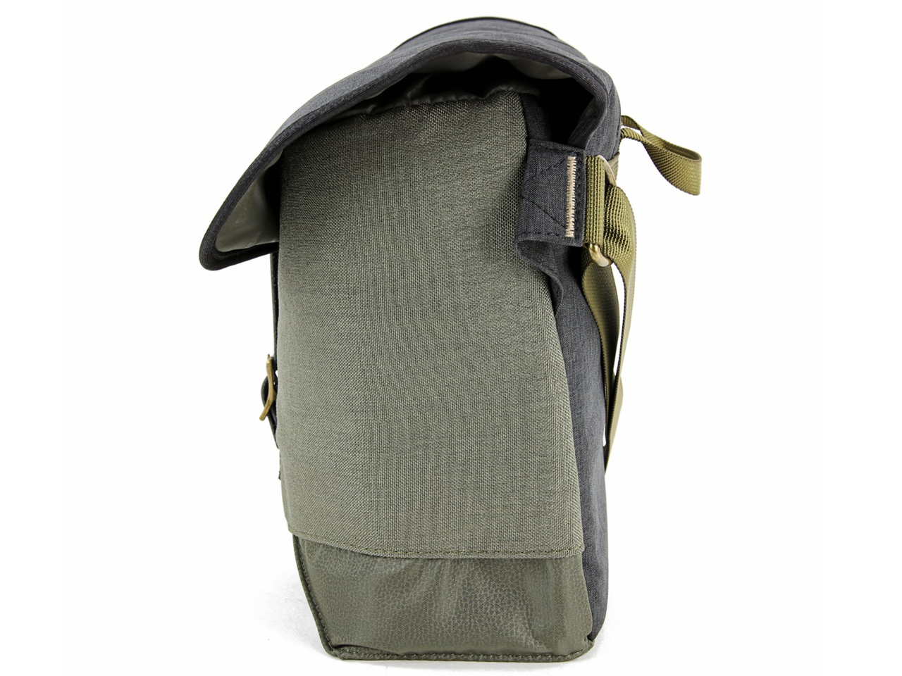 VEO TRAVEL 28 BK [�u���b�N&�J�[�L]
