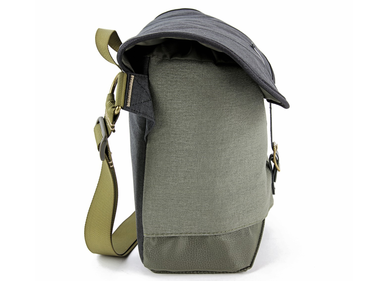 VEO TRAVEL 28 BK [�u���b�N&�J�[�L]